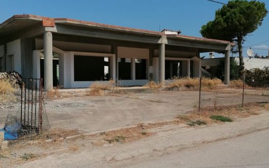 Πωλείται κτήριο 200 τμ σε οικόπεδο 1000.τμ . στην περιοχή Σχίνου του Δήμου Λουτρακίου.!