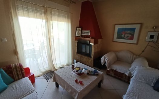 Πωλείται ΜΟΝΟΚΑΤΟΙΚΙΑ 180 τετραγωνικών μέτρων στην περιοχή Γαλότα Λουτρακίου .