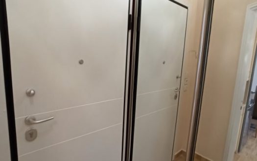 Πωλείται διαμέρισμα 26 τετραγωνικών μέτρων 2ος όροφος ανακινημένο LUX.