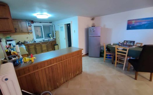 Πωλείται μονοκατοικία δυο ανεξάρτητων επιπέδων 200 τετραγωνικών μέτρων