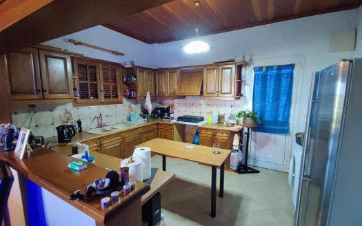 Πωλείται μονοκατοικία δυο ανεξάρτητων επιπέδων 200 τετραγωνικών μέτρων