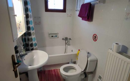 Πωλείται μονοκατοικία δυο ανεξάρτητων επιπέδων 200 τετραγωνικών μέτρων