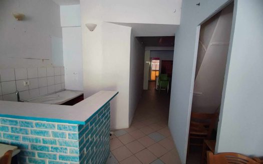 Πωλείται επαγγελματικός χώρος  ( ΛΟΥΤΡΑΚΙ  ) 60 τμ