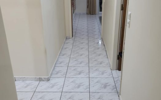 Λουράκι :Ενοικιάζετε οροφοκατοικία 190 τμ .