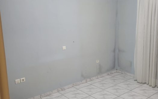 Λουράκι :Ενοικιάζετε οροφοκατοικία 190 τμ .