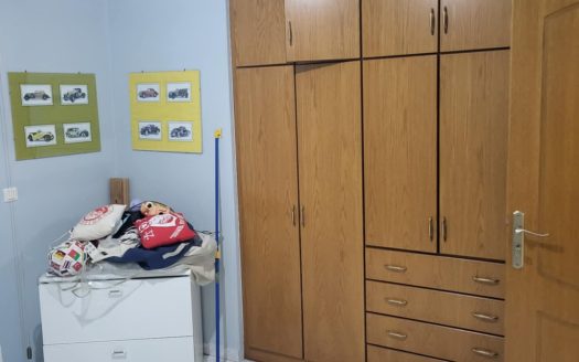 Λουράκι :Ενοικιάζετε οροφοκατοικία 190 τμ .