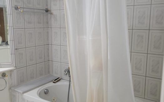 Λουράκι :Ενοικιάζετε οροφοκατοικία 190 τμ .