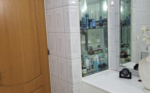 Λουράκι :Ενοικιάζετε οροφοκατοικία 190 τμ .