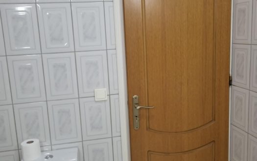 Λουράκι :Ενοικιάζετε οροφοκατοικία 190 τμ .