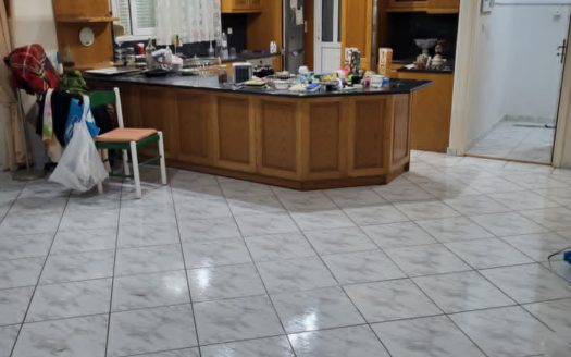 Λουράκι :Ενοικιάζετε οροφοκατοικία 190 τμ .