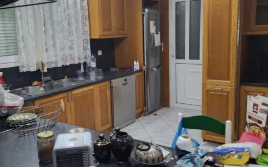 Λουράκι :Ενοικιάζετε οροφοκατοικία 190 τμ .