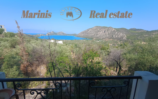 Λουτράκι : Εξοχική κατοικία δυο επιπέδων 160 τμ περίπου εντός κτήματος, 6500 τμ περίπου προς πώληση στην περιοχή Λίμνη Ηραίου Βουλιαγμένης (Λουτράκι-Περαχώρα)