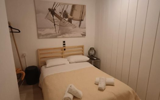 Πωλείται διαμέρισμα _μεζονέτα 122 τμ , σε κεντρικό σημείο του Λουτρακίου με απεριόριστη πανοραμική θέα στον Κορινθιακό