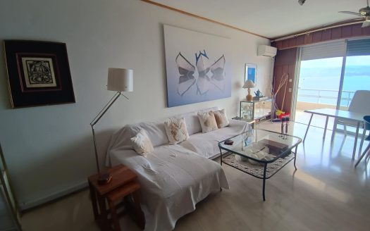 Πωλείται διαμέρισμα _μεζονέτα 122 τμ , σε κεντρικό σημείο του Λουτρακίου με απεριόριστη πανοραμική θέα στον Κορινθιακό