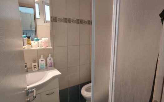 Πωλείται επιπλωμένο διαμέρισμα 31 τμ στο κέντρο του Λουτρακίου