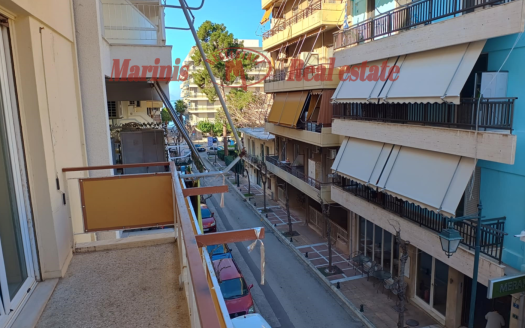 Λουτράκι : Πωλείται διαμέρισμα 60 τμ στο κέντρο του Λουτρακίου .