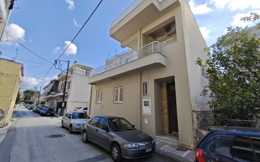 Πωλείται διώροφη μονοκατοικία 220 τμ στο κέντρο του Λουτρακίου