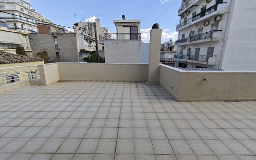 Πωλείται διώροφη μονοκατοικία 220 τμ στο κέντρο του Λουτρακίου
