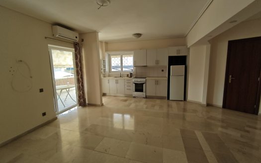 Λουτράκι . Πωλείται διαμέρισμα 60 τμ 1ου ορόφου . Η απόσταση από την θάλασσα είναι μόλις 70 μέτρα