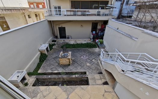 Πωλείται διώροφη μονοκατοικία 220 τμ στο κέντρο του Λουτρακίου