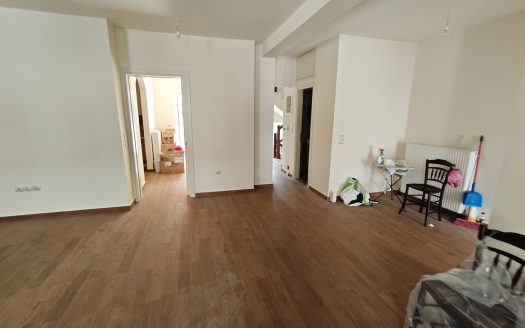 Πωλείται διώροφη μονοκατοικία 220 τμ στο κέντρο του Λουτρακίου